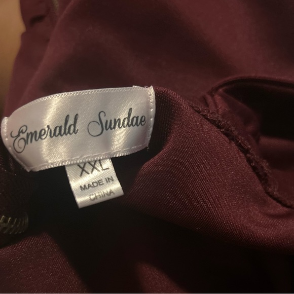 Burgundy dress - Picture 3 of 4